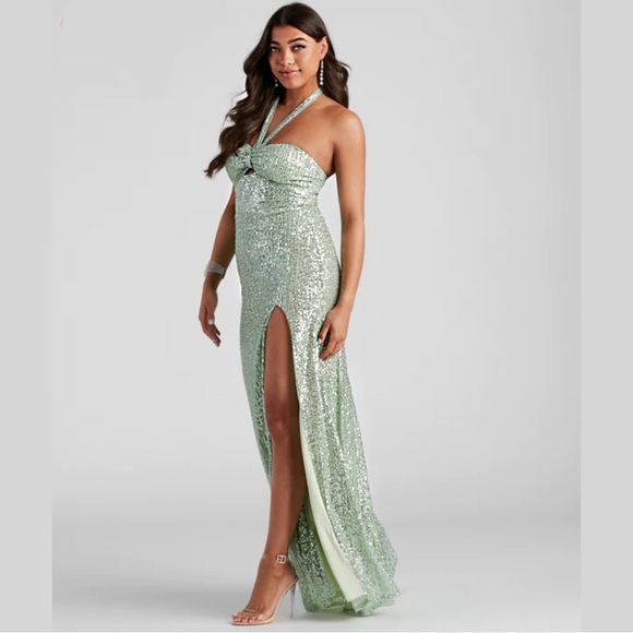 Windsor ✦ Mint Sequin Halter Gown ✦ Keyhole Cutout w/ High Slit & Built-In Bra S - Picture 10 of 17